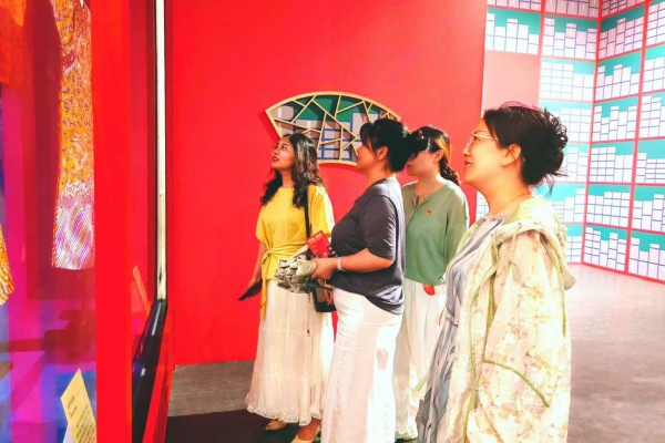 99e5172fd9a4471aad136e944e02b14d.jpg 99e5172fd9a4471aad136e944e02b14d.jpg